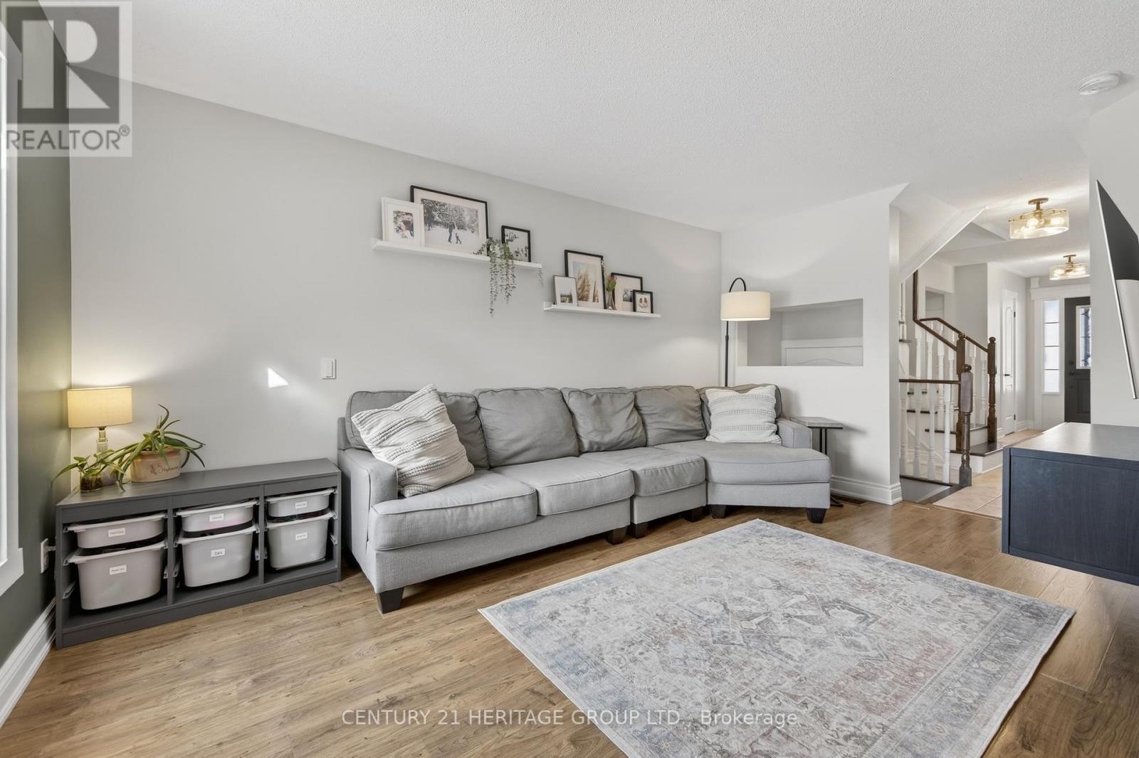 126 Glasgow Crescent, Georgina, Ontario  L4P 4B1 - Photo 10 - N12826210