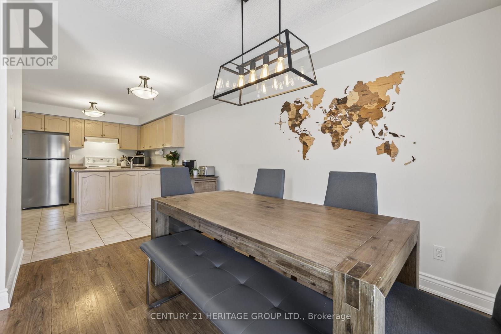 126 Glasgow Crescent, Georgina, Ontario  L4P 4B1 - Photo 9 - N12826210