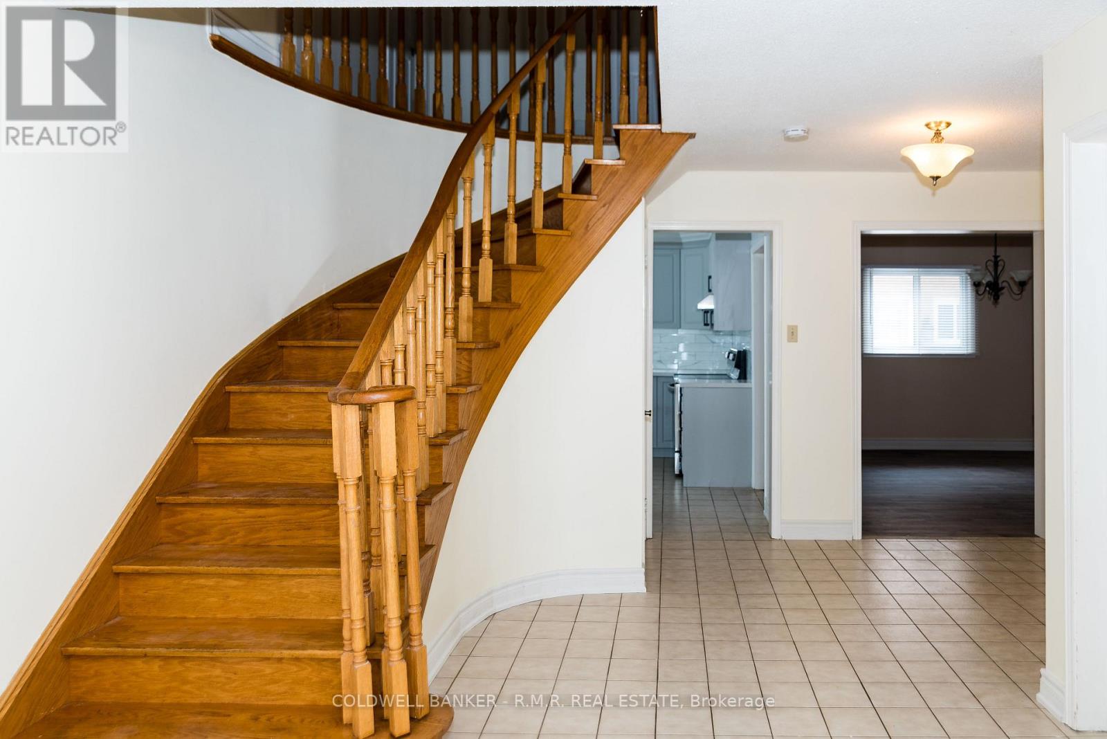 11 Foster Crescent, Whitby (Rolling Acres), Ontario  L1R 1W1 - Photo 3 - E12797368