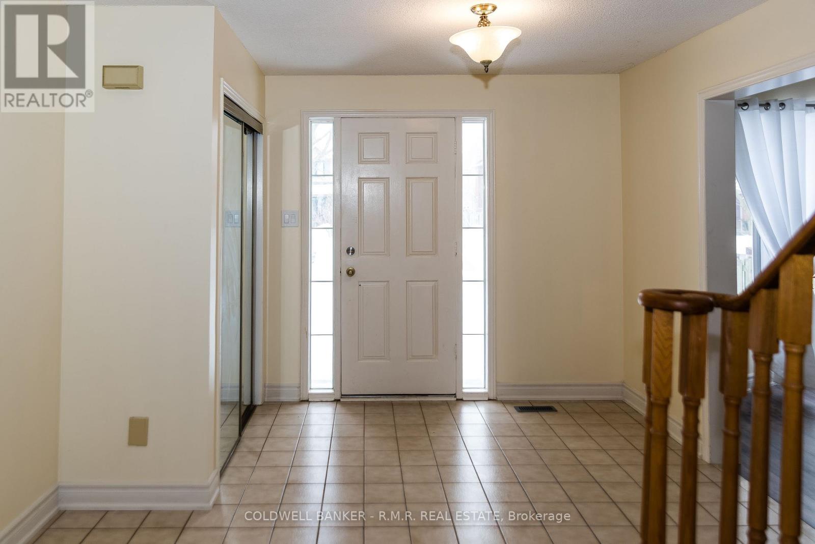 11 Foster Crescent, Whitby (Rolling Acres), Ontario  L1R 1W1 - Photo 4 - E12797368