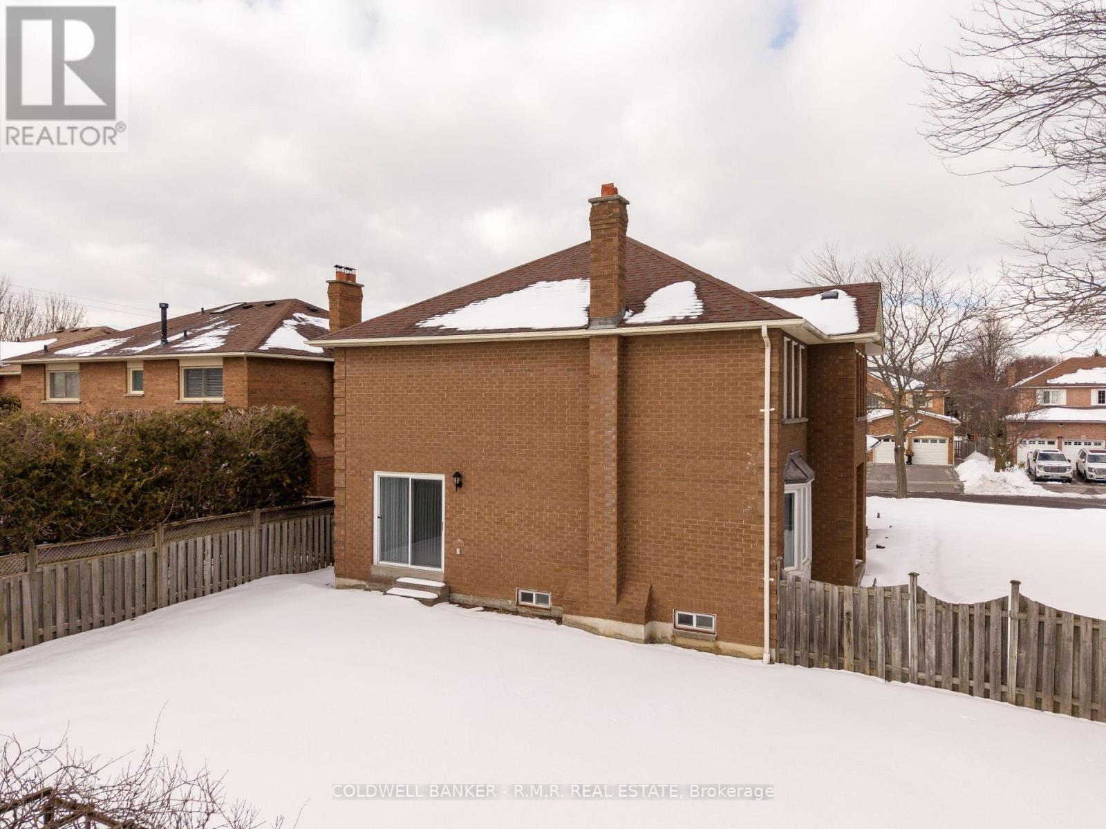 11 Foster Crescent, Whitby (Rolling Acres), Ontario  L1R 1W1 - Photo 2 - E12797368