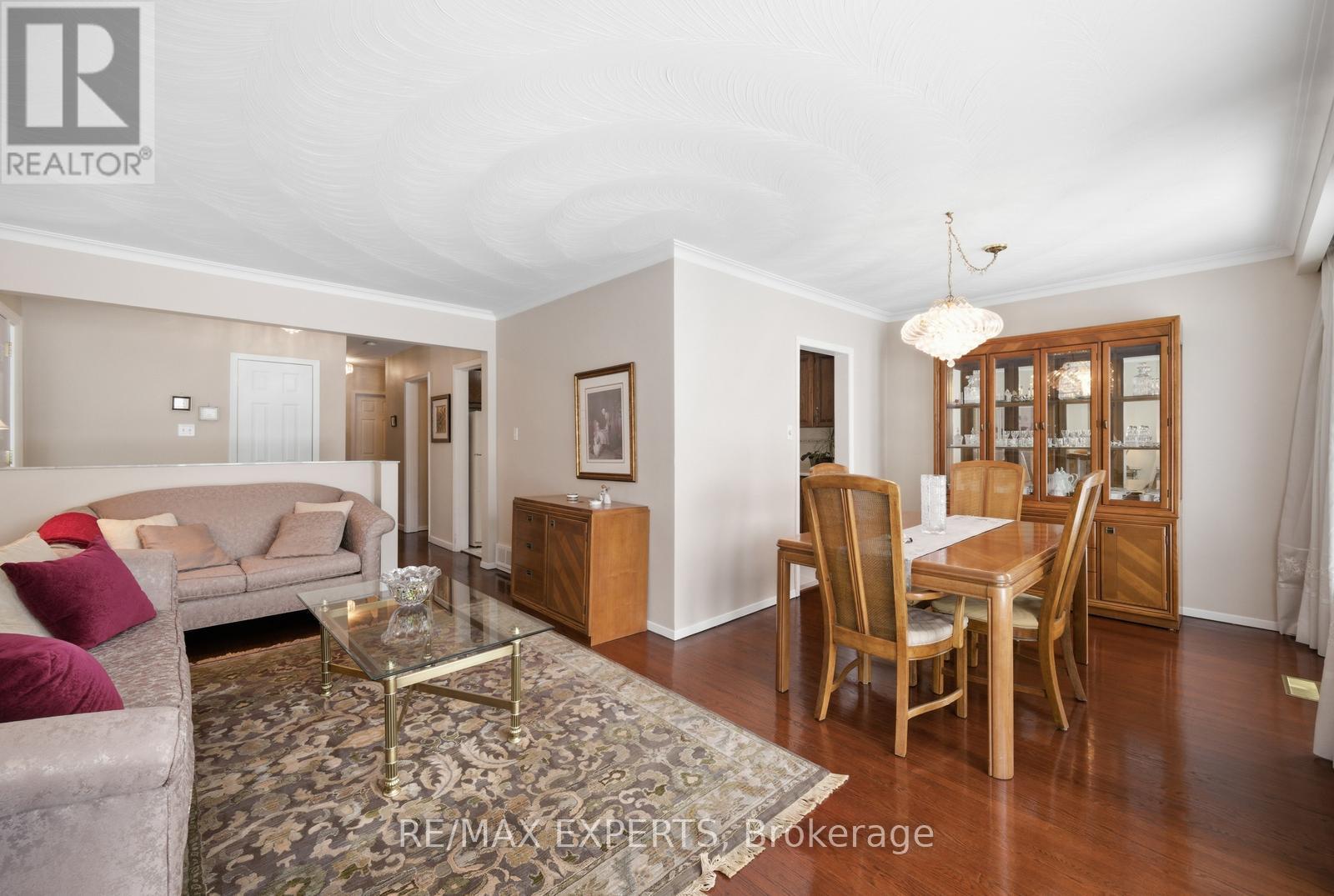 359 The Westway, Toronto, Ontario  M9R 1H1 - Photo 10 - W12826126