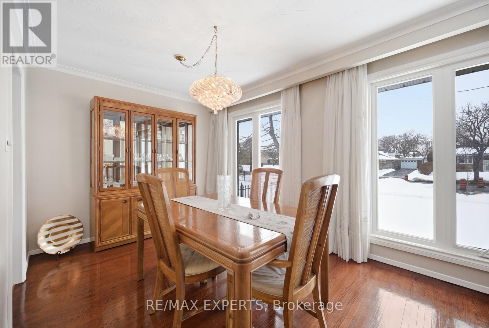 359 The Westway, Toronto, Ontario  M9R 1H1 - Photo 11 - W12826126