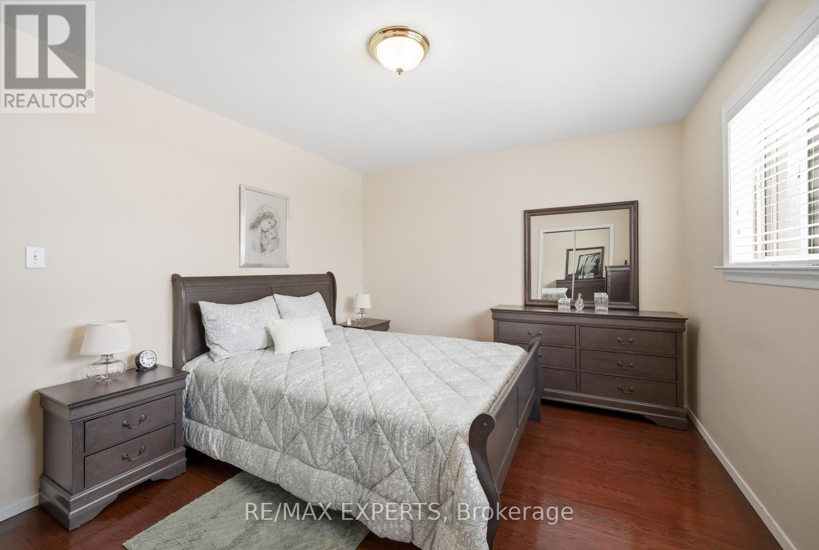 359 The Westway, Toronto, Ontario  M9R 1H1 - Photo 21 - W12826126