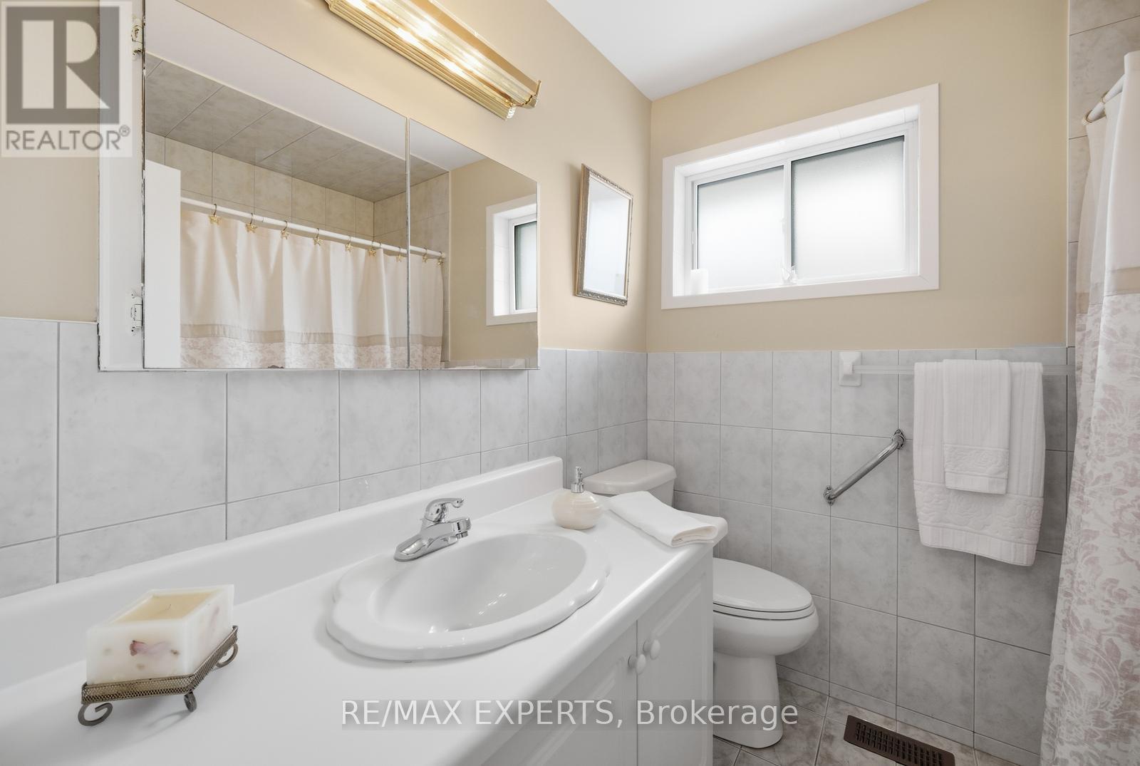 359 The Westway, Toronto, Ontario  M9R 1H1 - Photo 25 - W12826126