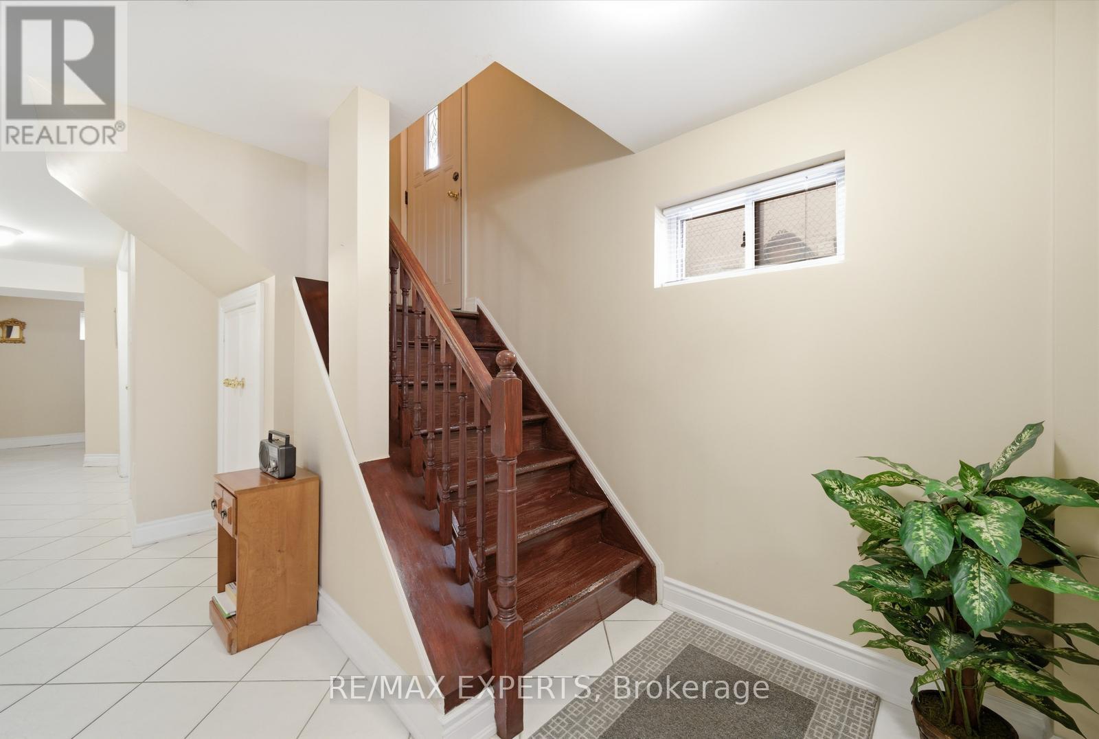 359 The Westway, Toronto, Ontario  M9R 1H1 - Photo 27 - W12826126