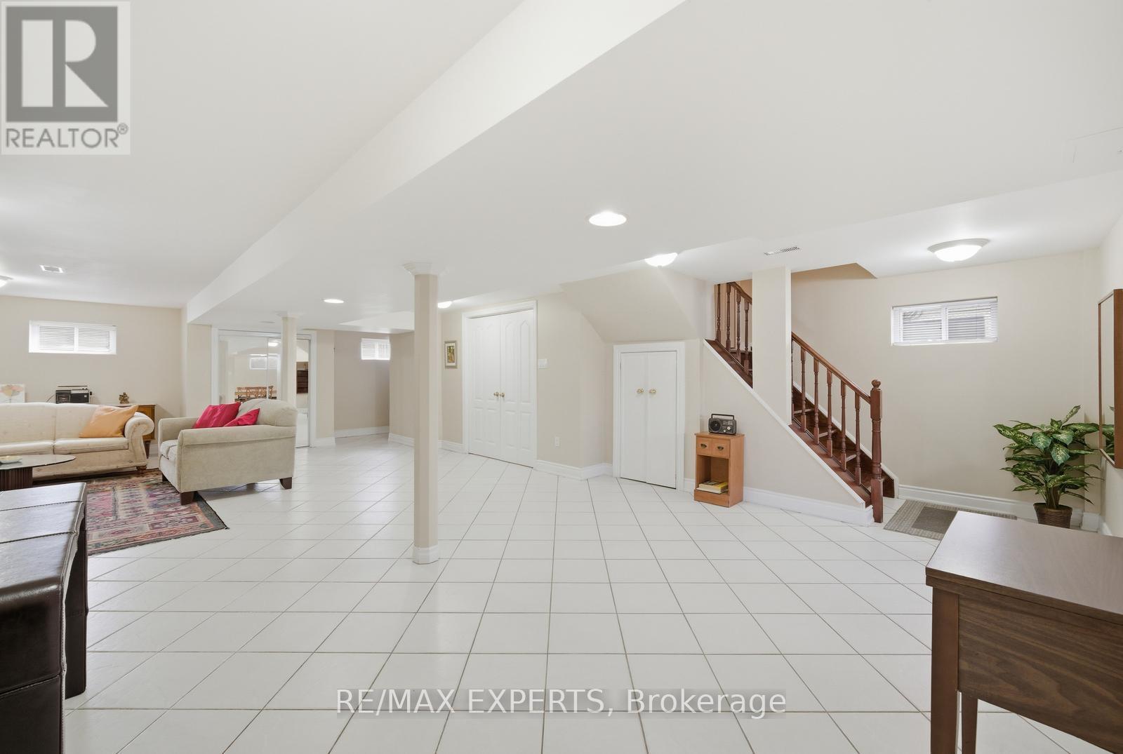 359 The Westway, Toronto, Ontario  M9R 1H1 - Photo 32 - W12826126