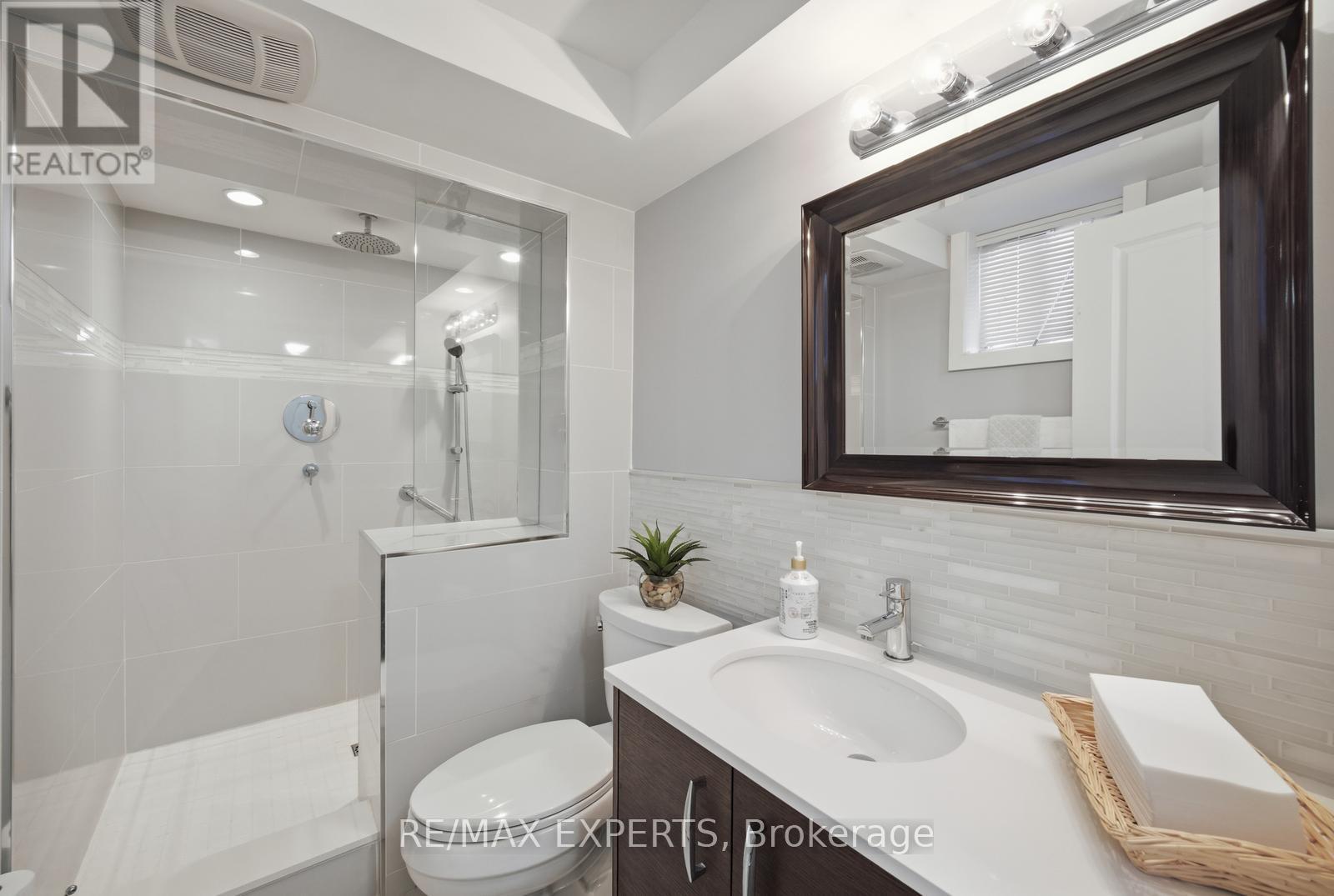 359 The Westway, Toronto, Ontario  M9R 1H1 - Photo 35 - W12826126