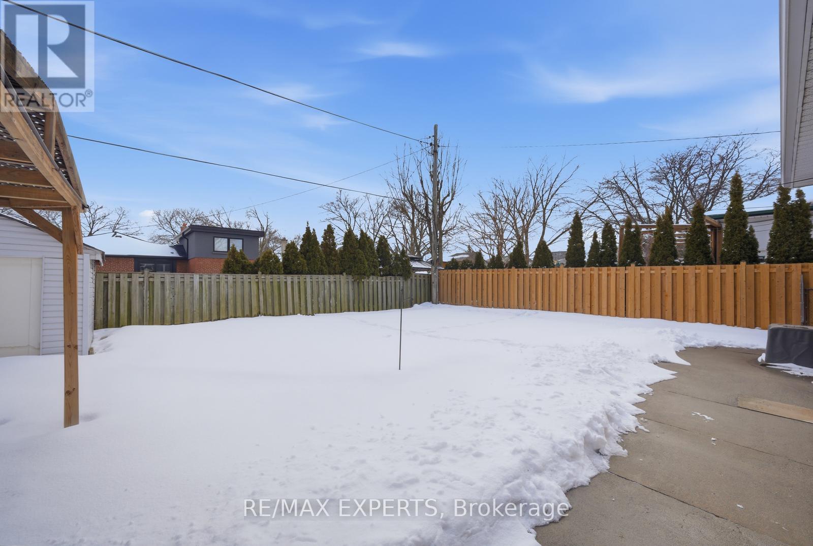359 The Westway, Toronto, Ontario  M9R 1H1 - Photo 41 - W12826126