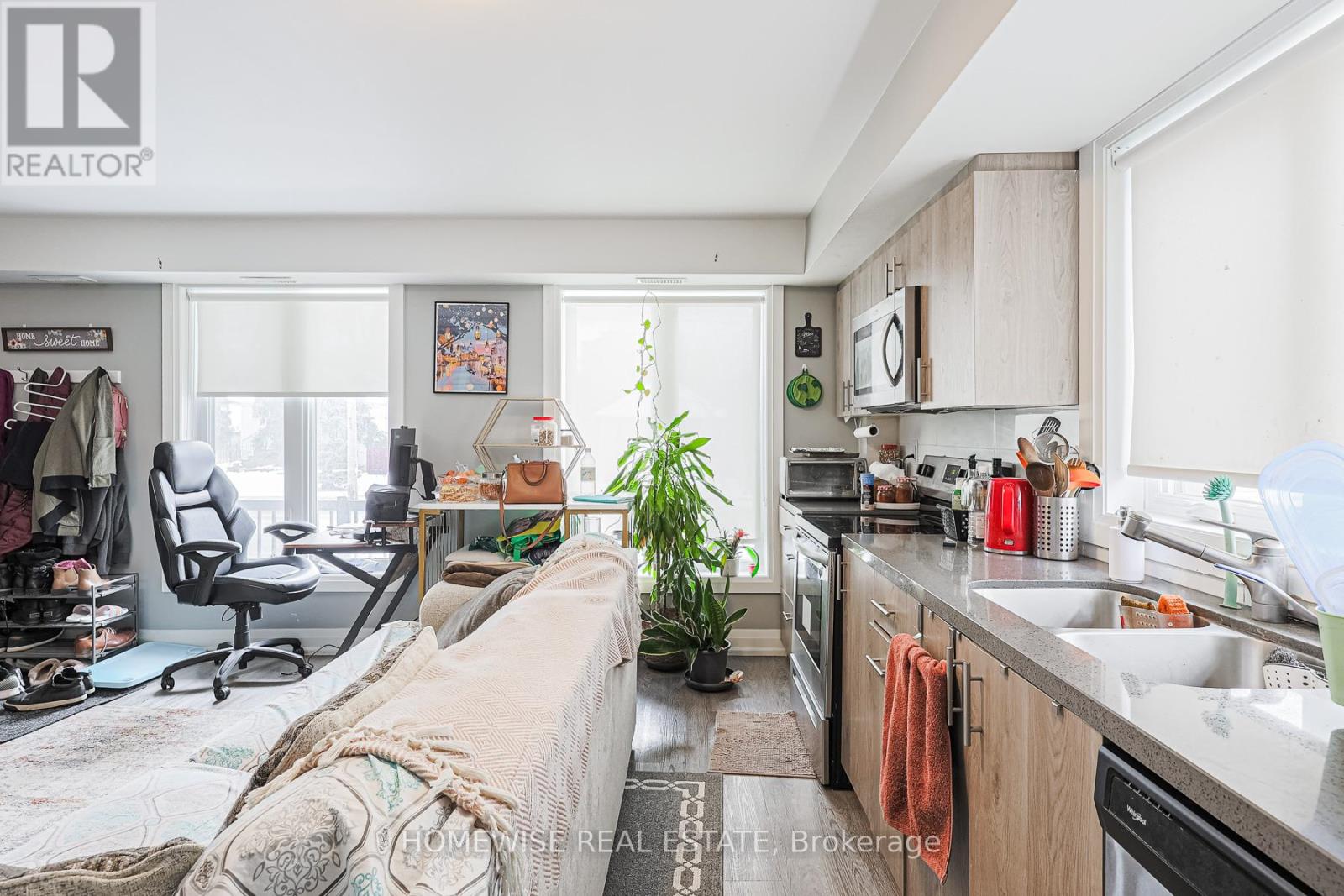 101 - 814 Glencairn Avenue, Toronto, Ontario  M6B 2A3 - Photo 8 - W12826192