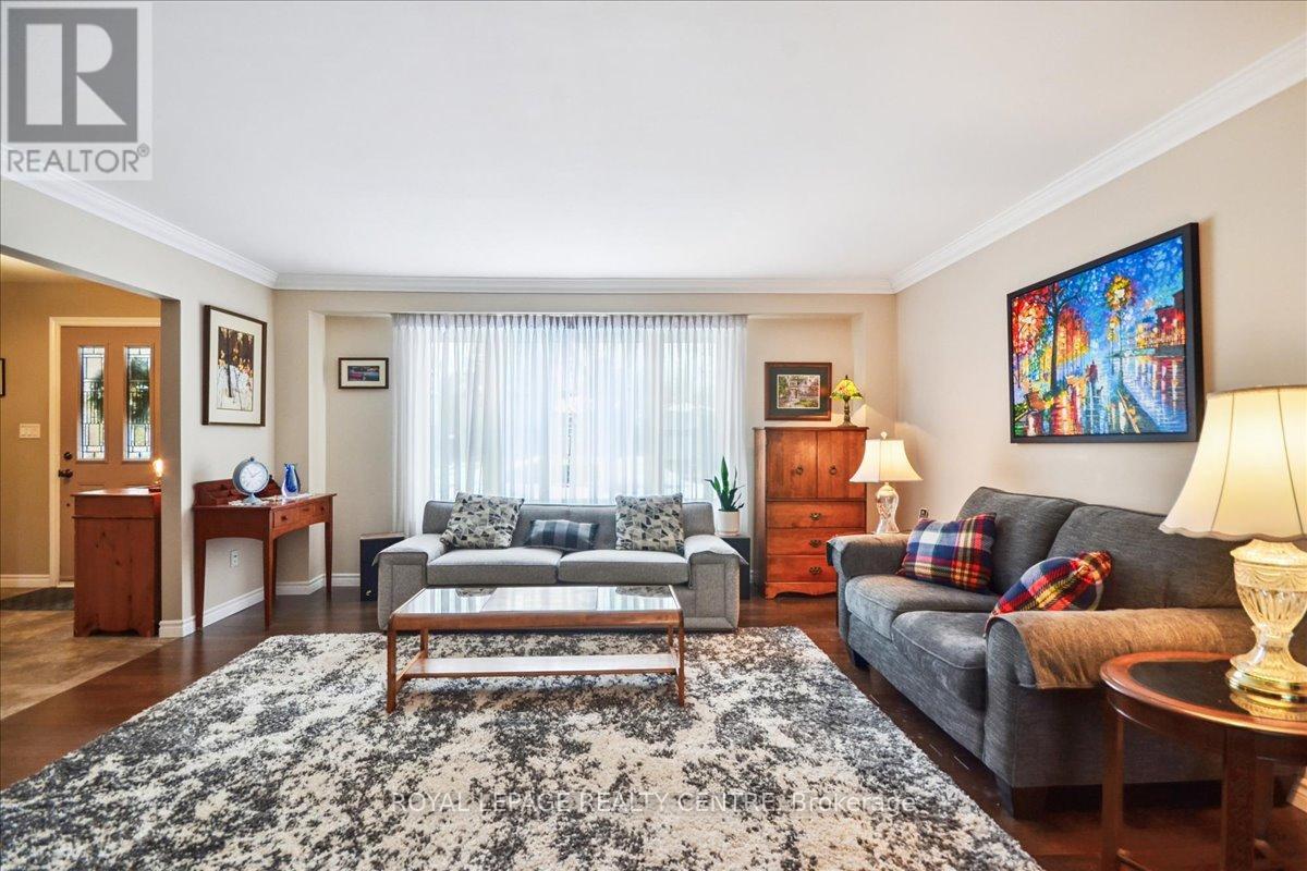 3316 Charmaine Heights, Mississauga, Ontario  L5A 3C1 - Photo 10 - W12826196