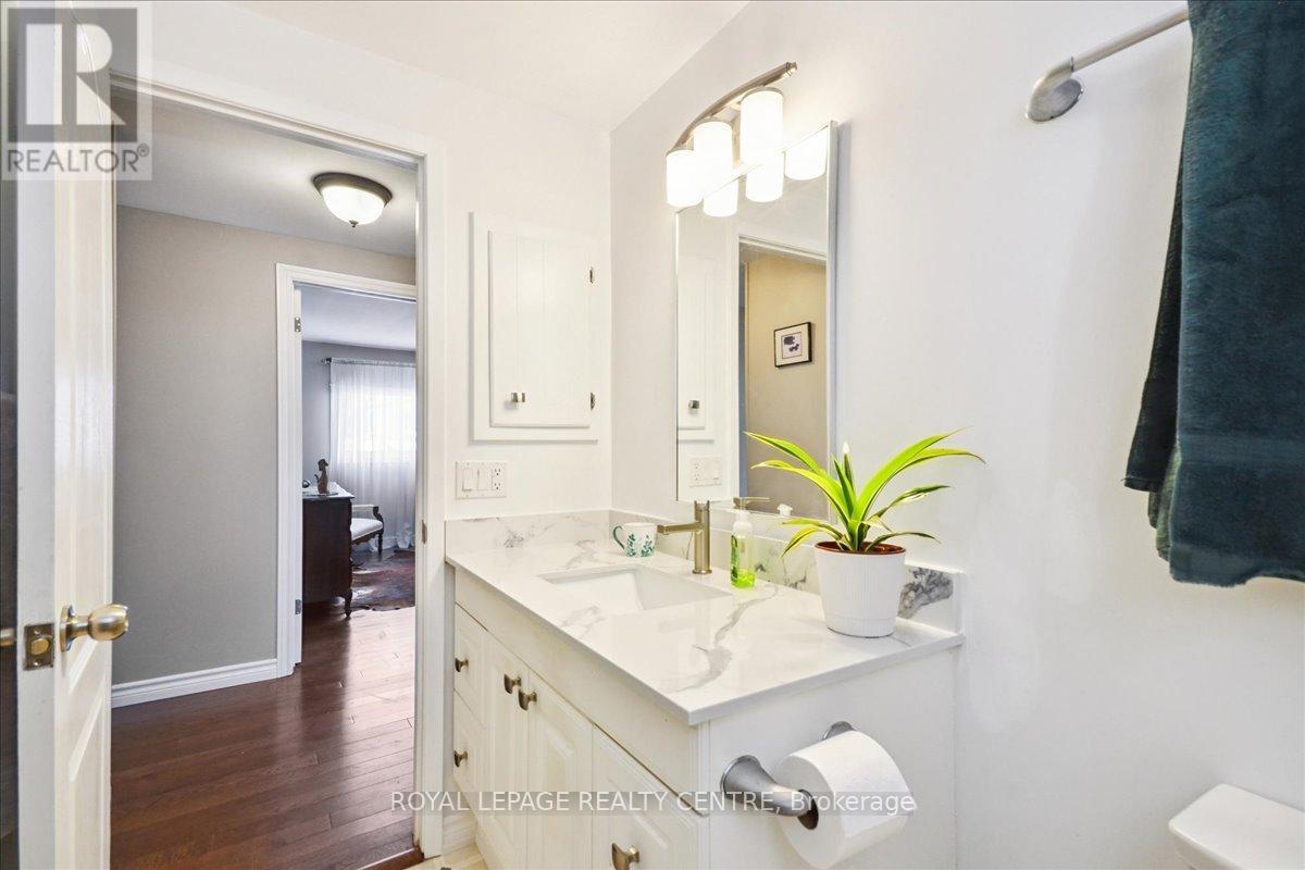 3316 Charmaine Heights, Mississauga, Ontario  L5A 3C1 - Photo 31 - W12826196