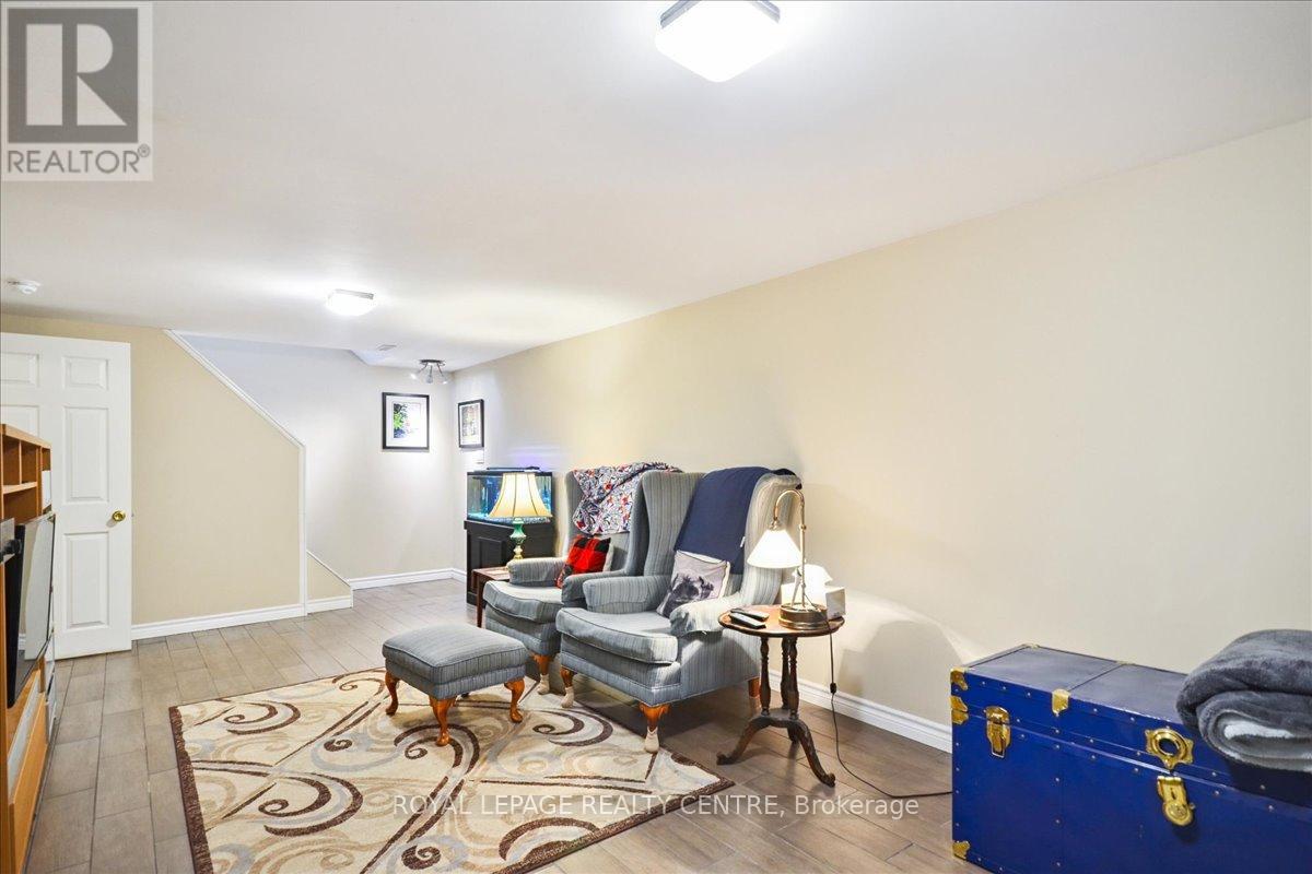 3316 Charmaine Heights, Mississauga, Ontario  L5A 3C1 - Photo 33 - W12826196