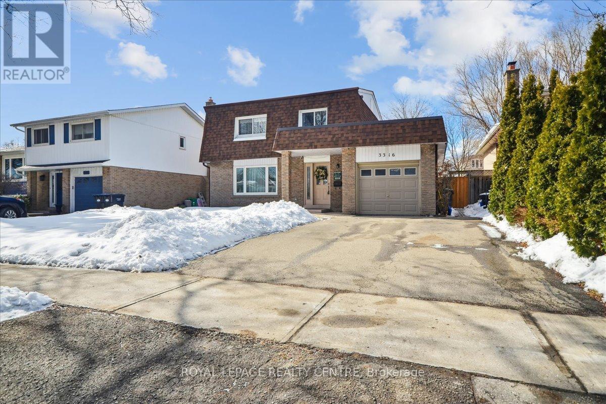 3316 Charmaine Heights, Mississauga, Ontario  L5A 3C1 - Photo 4 - W12826196