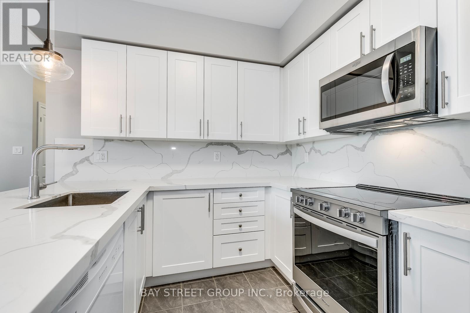 205 - 2326 Taunton Road W, Oakville, Ontario  L6H 0L3 - Photo 13 - W12826230