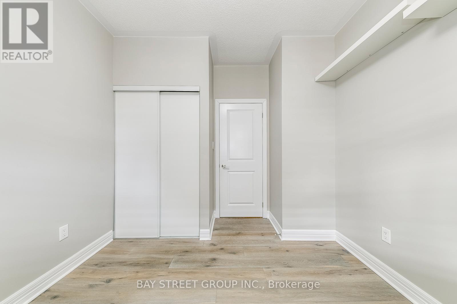 205 - 2326 Taunton Road W, Oakville, Ontario  L6H 0L3 - Photo 21 - W12826230