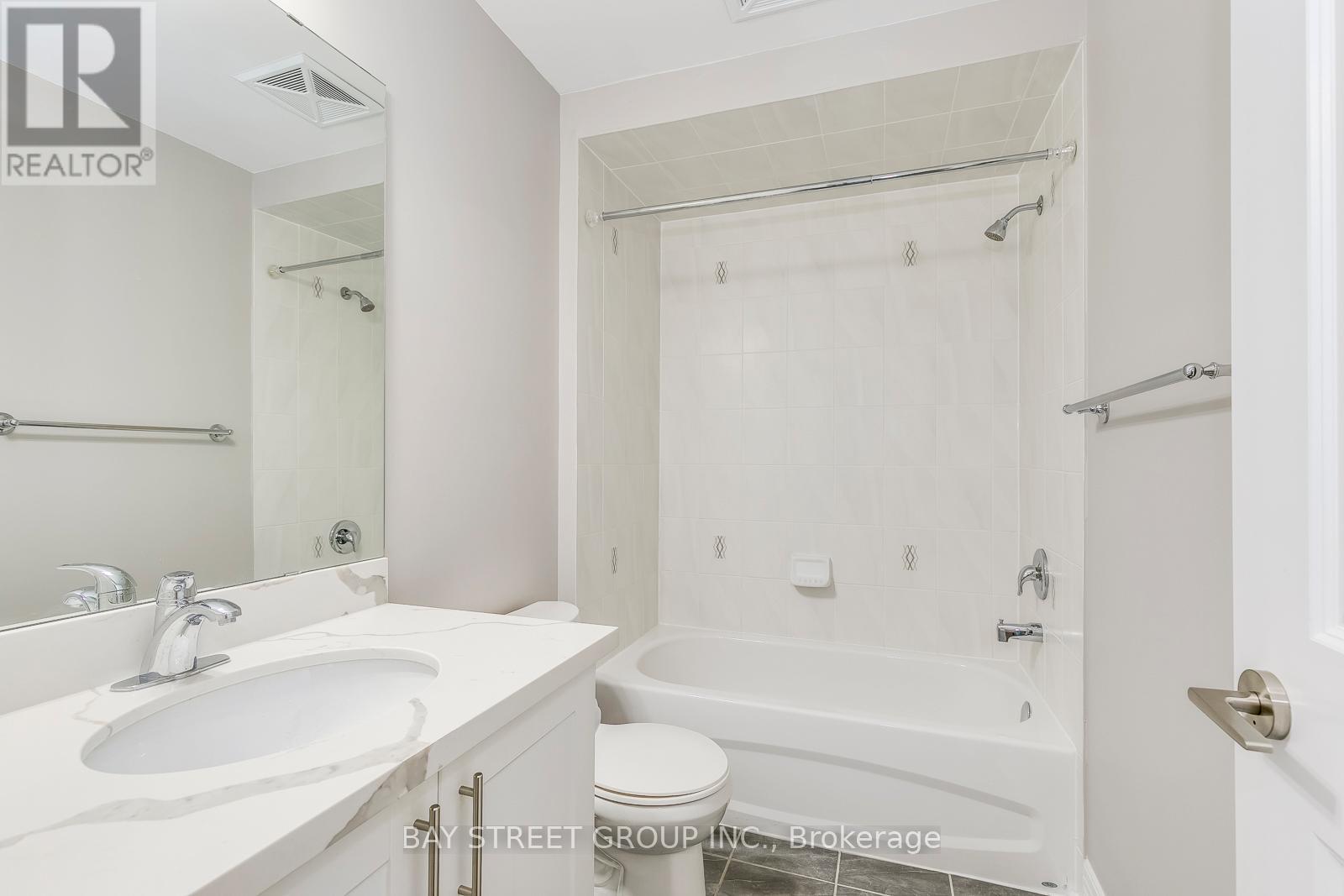 205 - 2326 Taunton Road W, Oakville, Ontario  L6H 0L3 - Photo 22 - W12826230