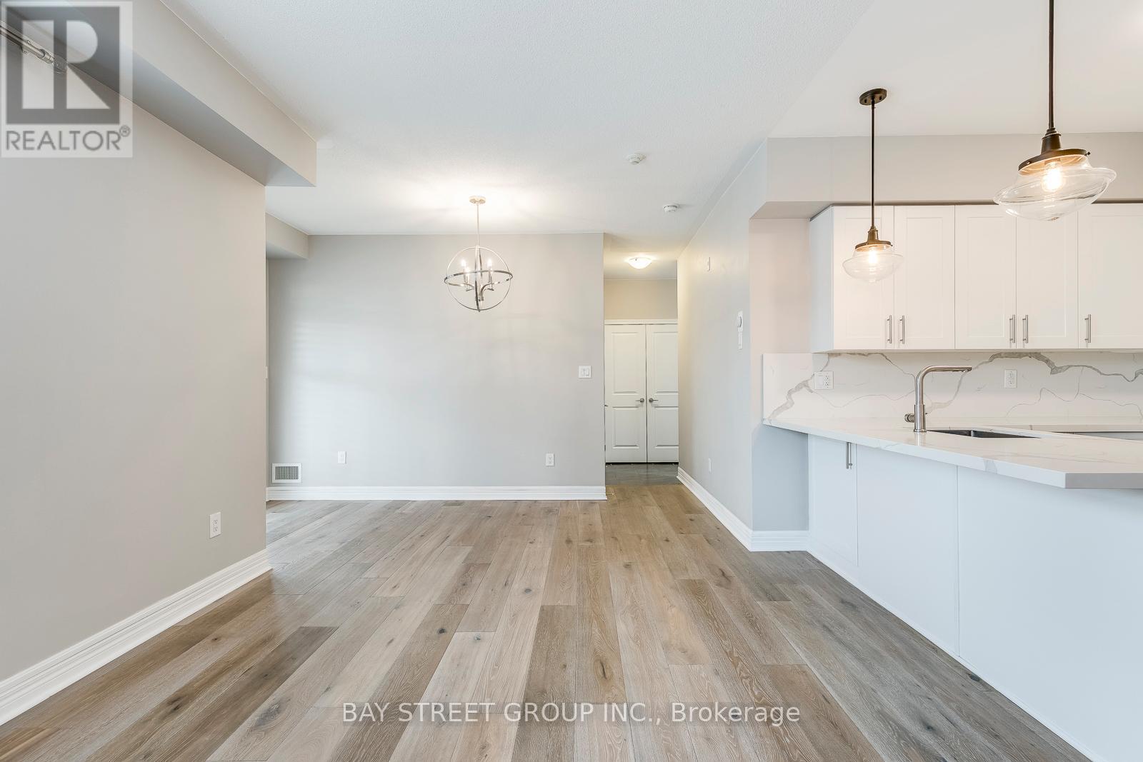 205 - 2326 Taunton Road W, Oakville, Ontario  L6H 0L3 - Photo 9 - W12826230