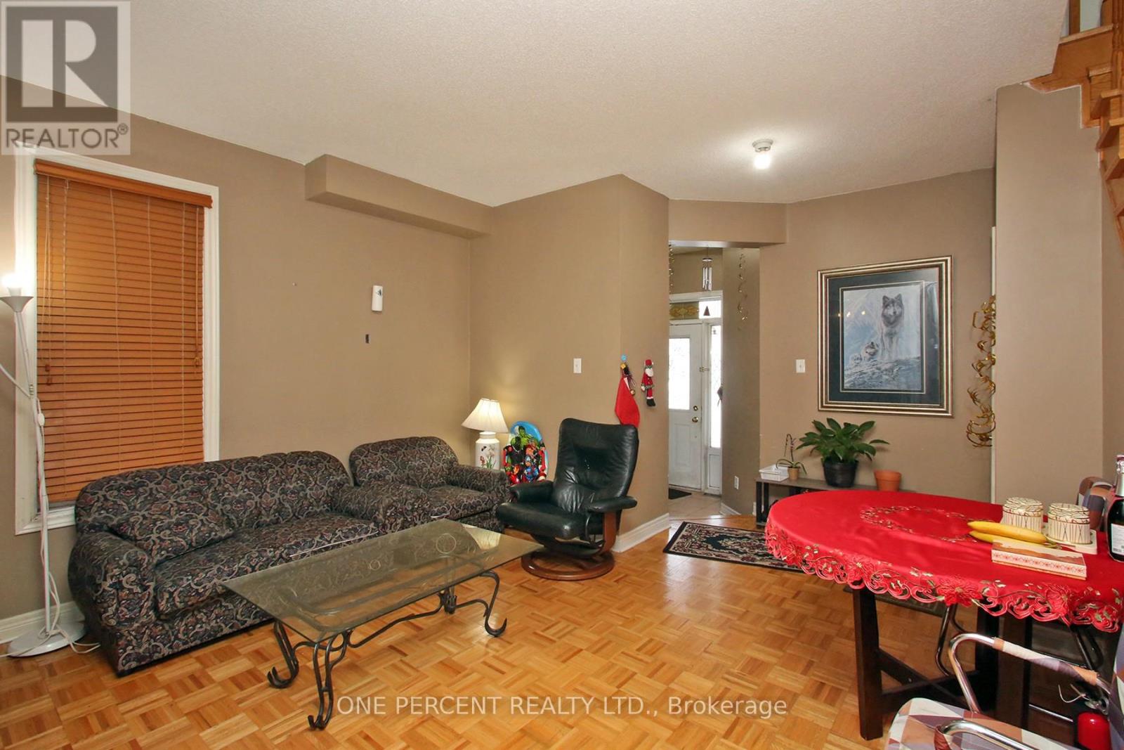 15 Martree Crescent, Brampton, Ontario  L6V 4R3 - Photo 4 - W12826280
