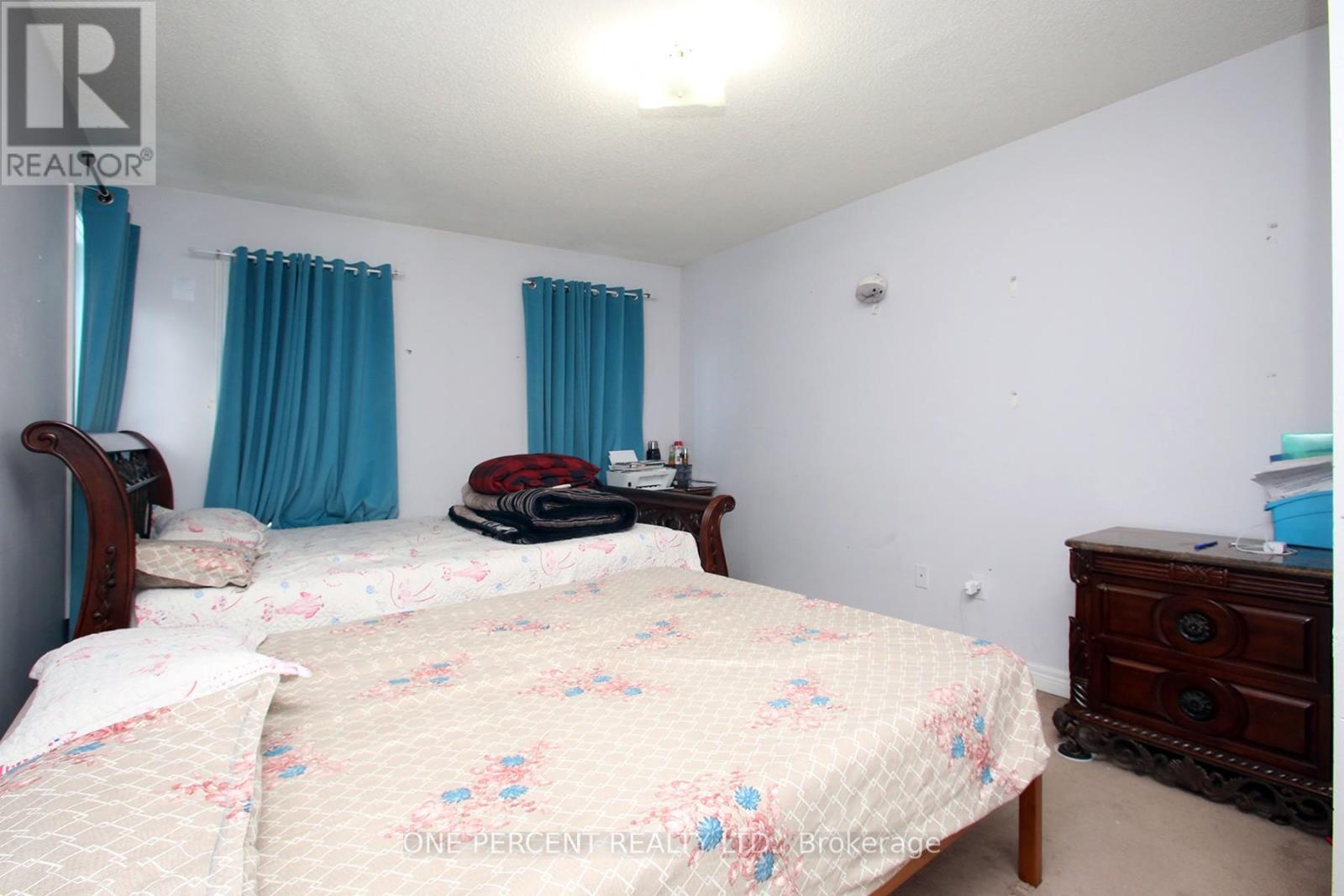 15 Martree Crescent, Brampton, Ontario  L6V 4R3 - Photo 9 - W12826280