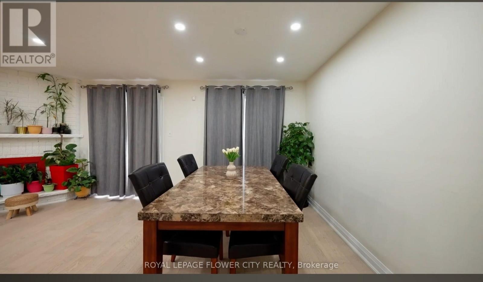 32 Payton Court W, Brampton, Ontario  L6W 3Y9 - Photo 10 - W12826284