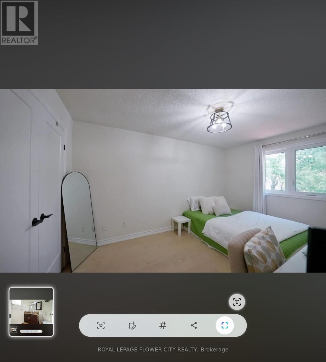 32 Payton Court W, Brampton, Ontario  L6W 3Y9 - Photo 15 - W12826284