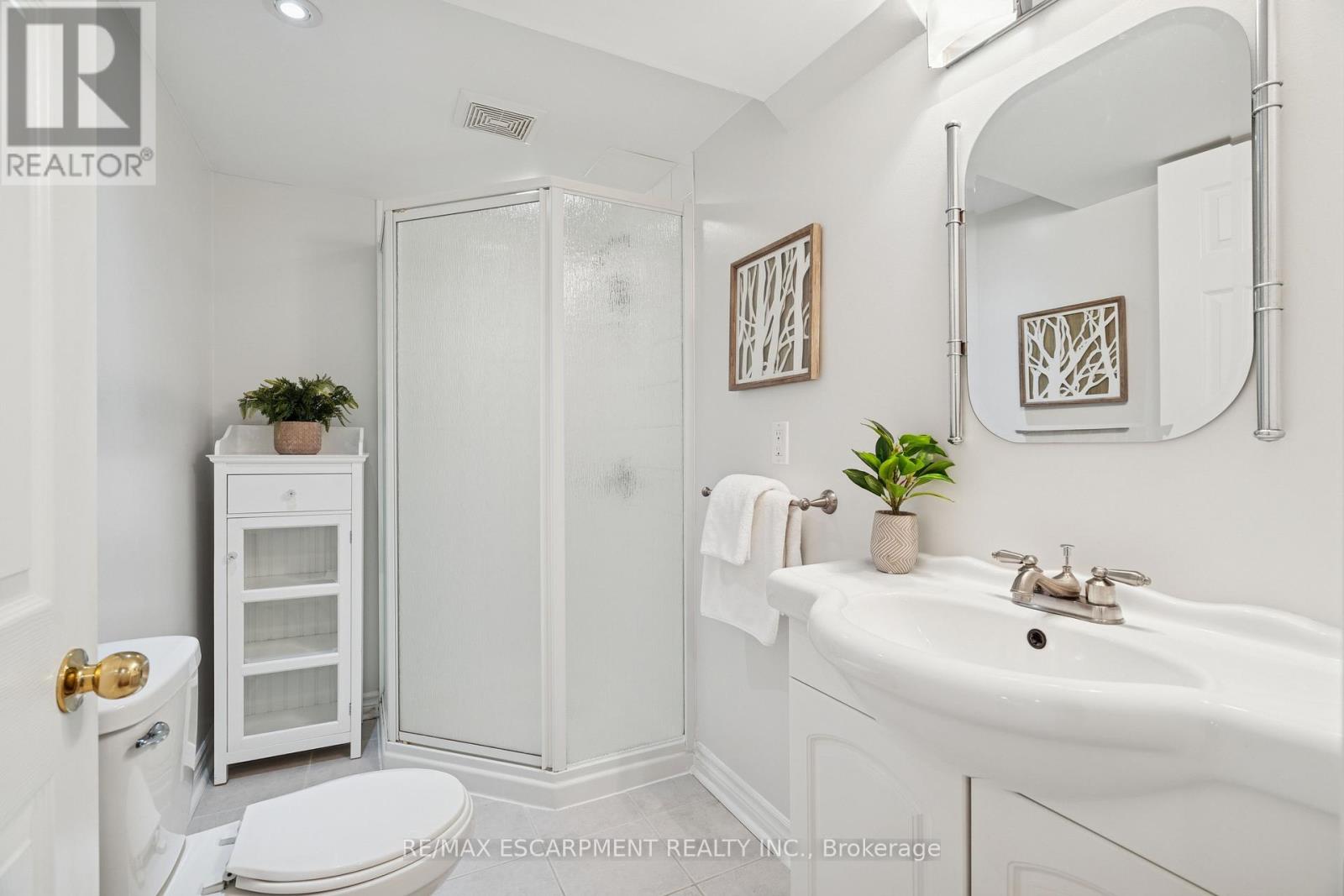 75 Doctor Moore Court, Halton Hills, Ontario  L7J 3A6 - Photo 31 - W12826294