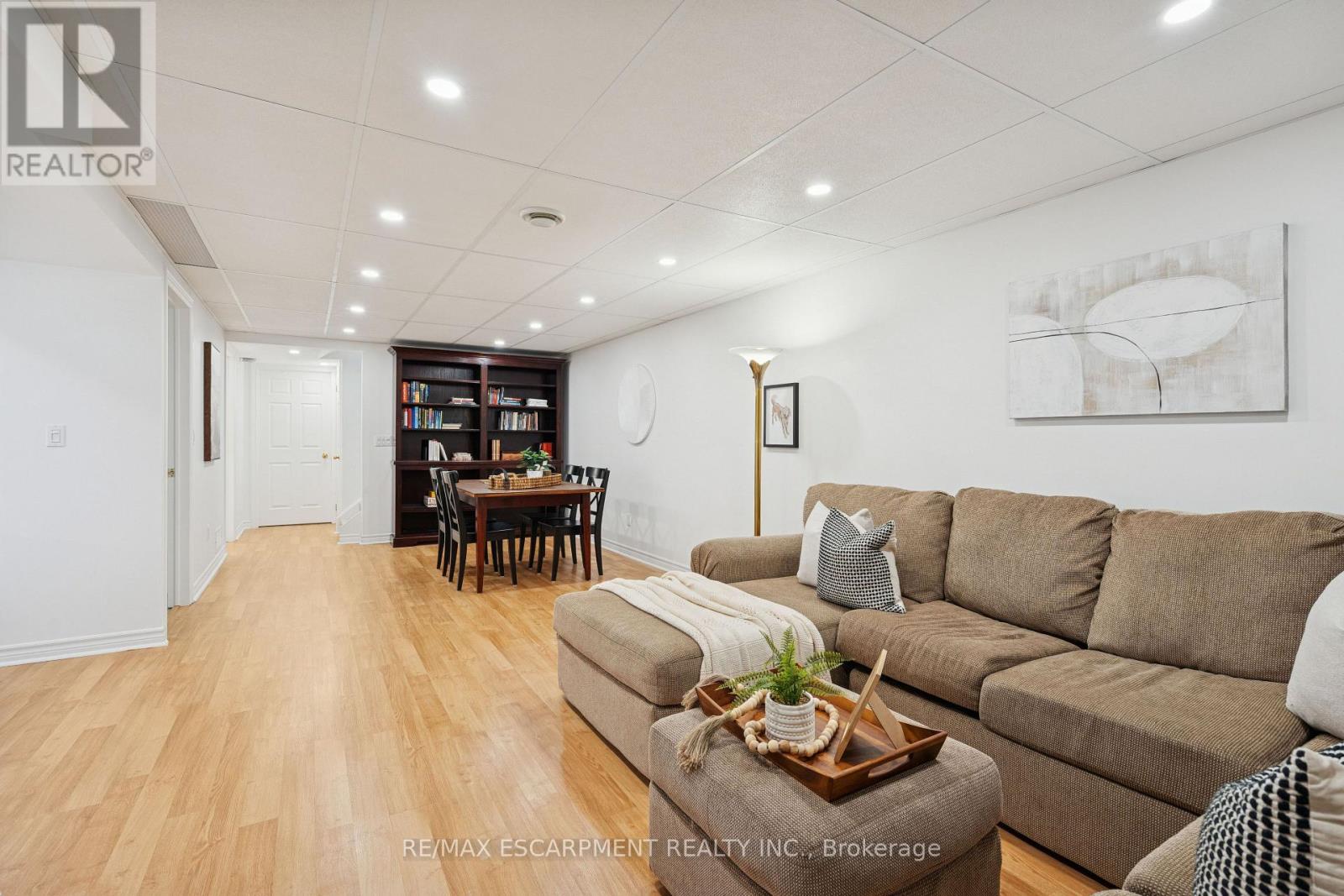 75 Doctor Moore Court, Halton Hills, Ontario  L7J 3A6 - Photo 35 - W12826294