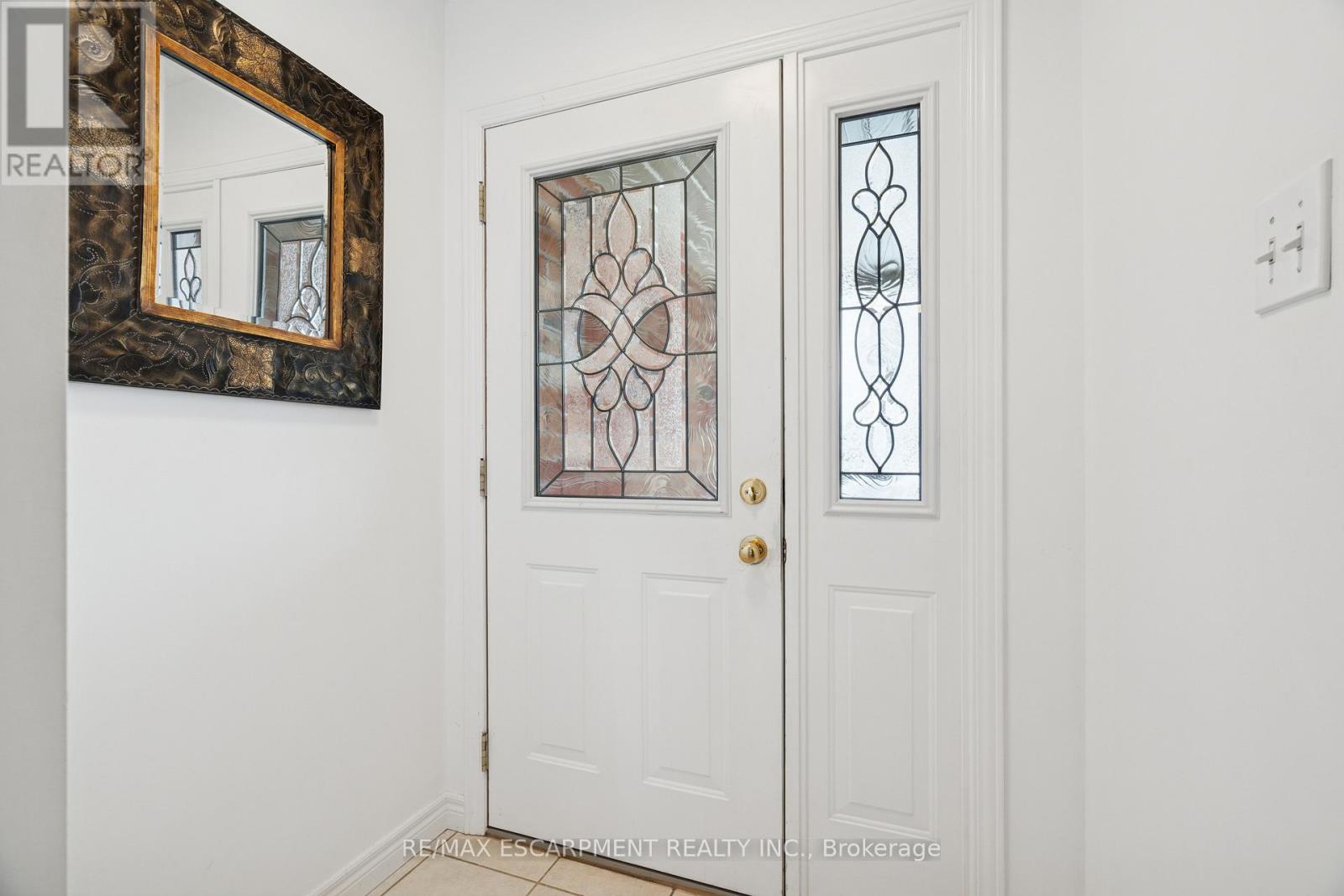 75 Doctor Moore Court, Halton Hills, Ontario  L7J 3A6 - Photo 6 - W12826294