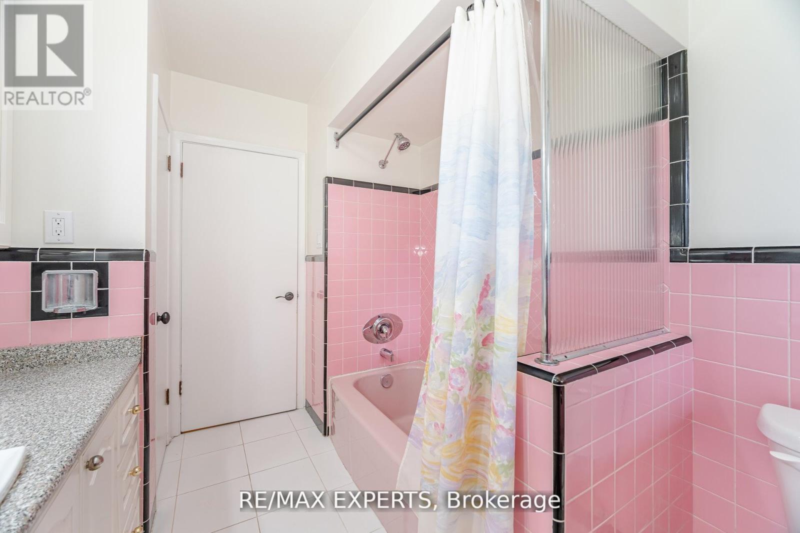 42 Cowley Avenue, Toronto, Ontario  M8B 2E3 - Photo 27 - W12826346