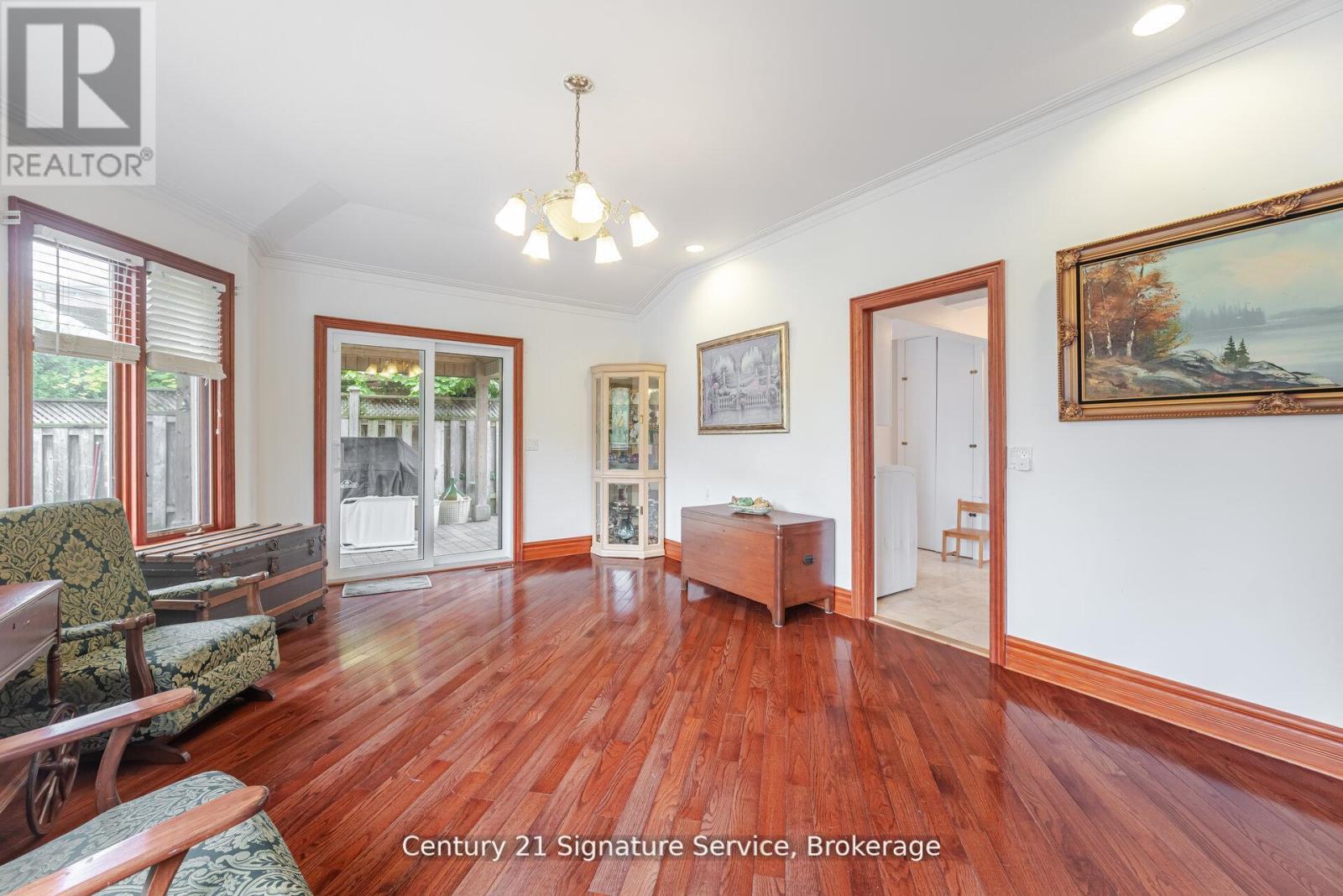 512 Selsey Drive, Mississauga, Ontario  L5A 1B9 - Photo 25 - W12826348