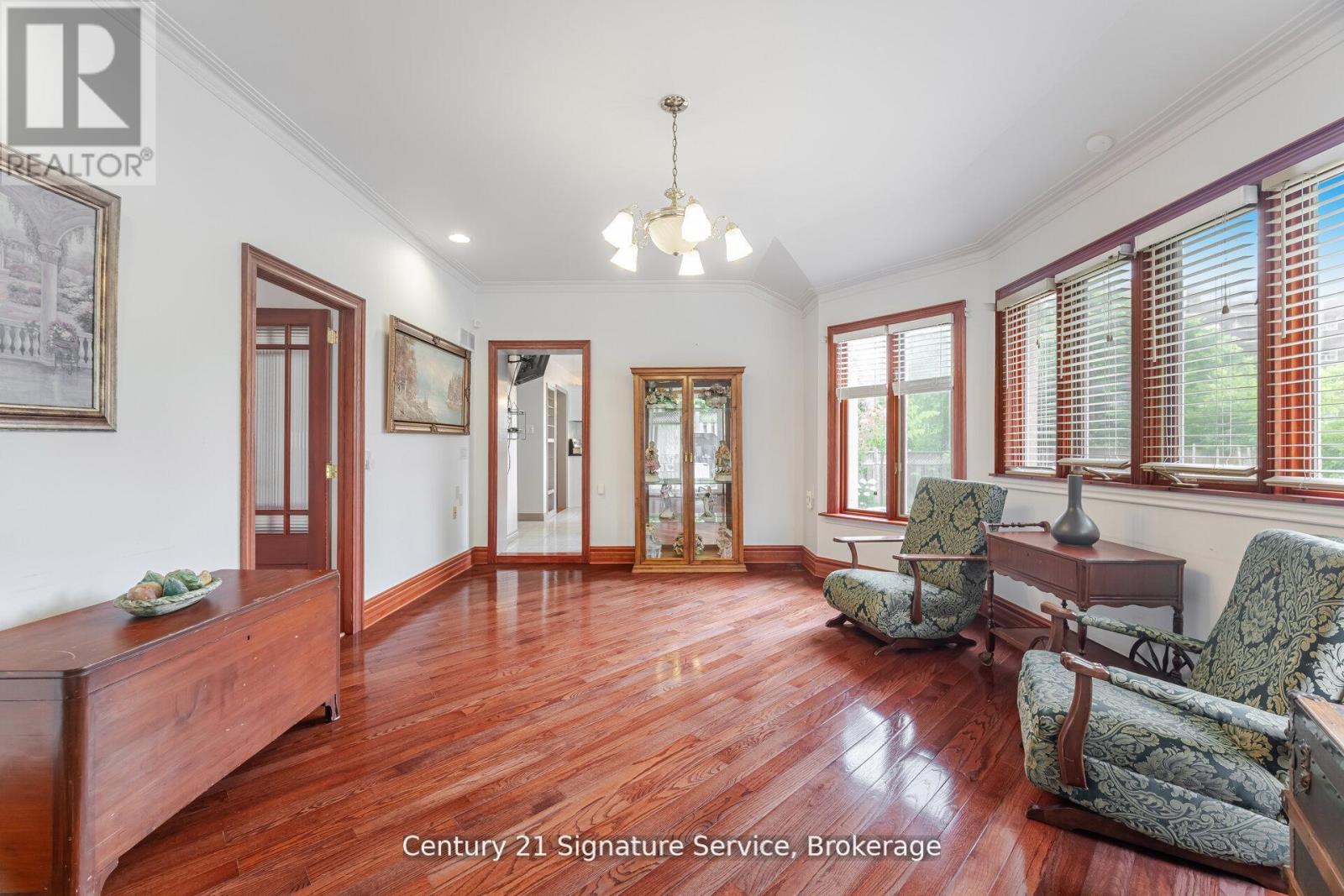 512 Selsey Drive, Mississauga, Ontario  L5A 1B9 - Photo 26 - W12826348