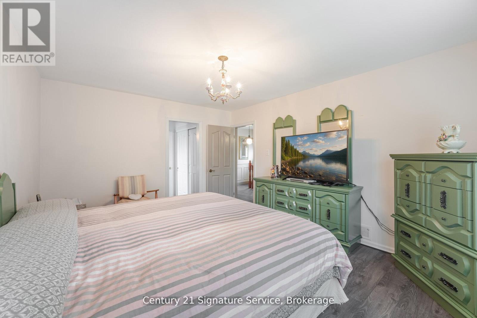 512 Selsey Drive, Mississauga, Ontario  L5A 1B9 - Photo 34 - W12826348