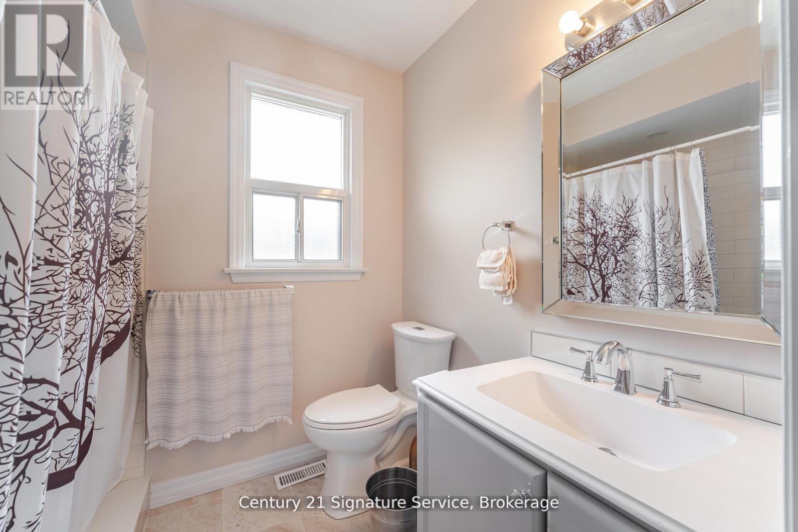512 Selsey Drive, Mississauga, Ontario  L5A 1B9 - Photo 36 - W12826348