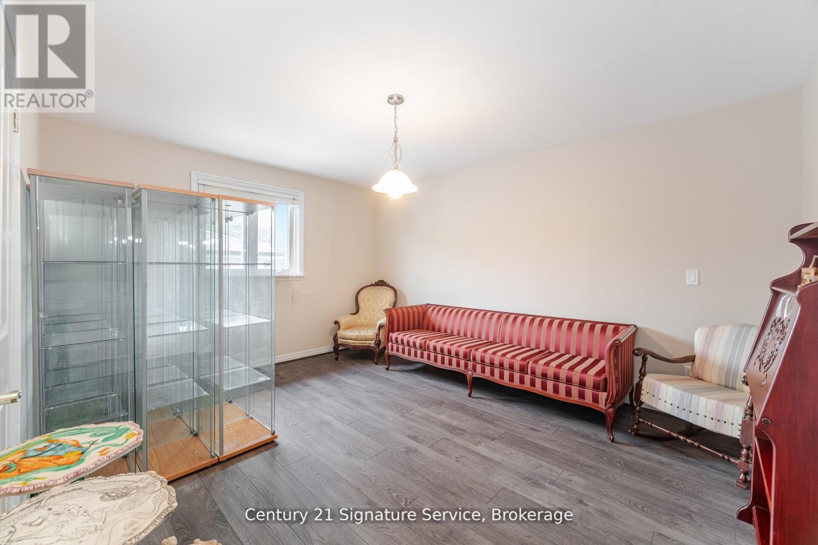 512 Selsey Drive, Mississauga, Ontario  L5A 1B9 - Photo 37 - W12826348