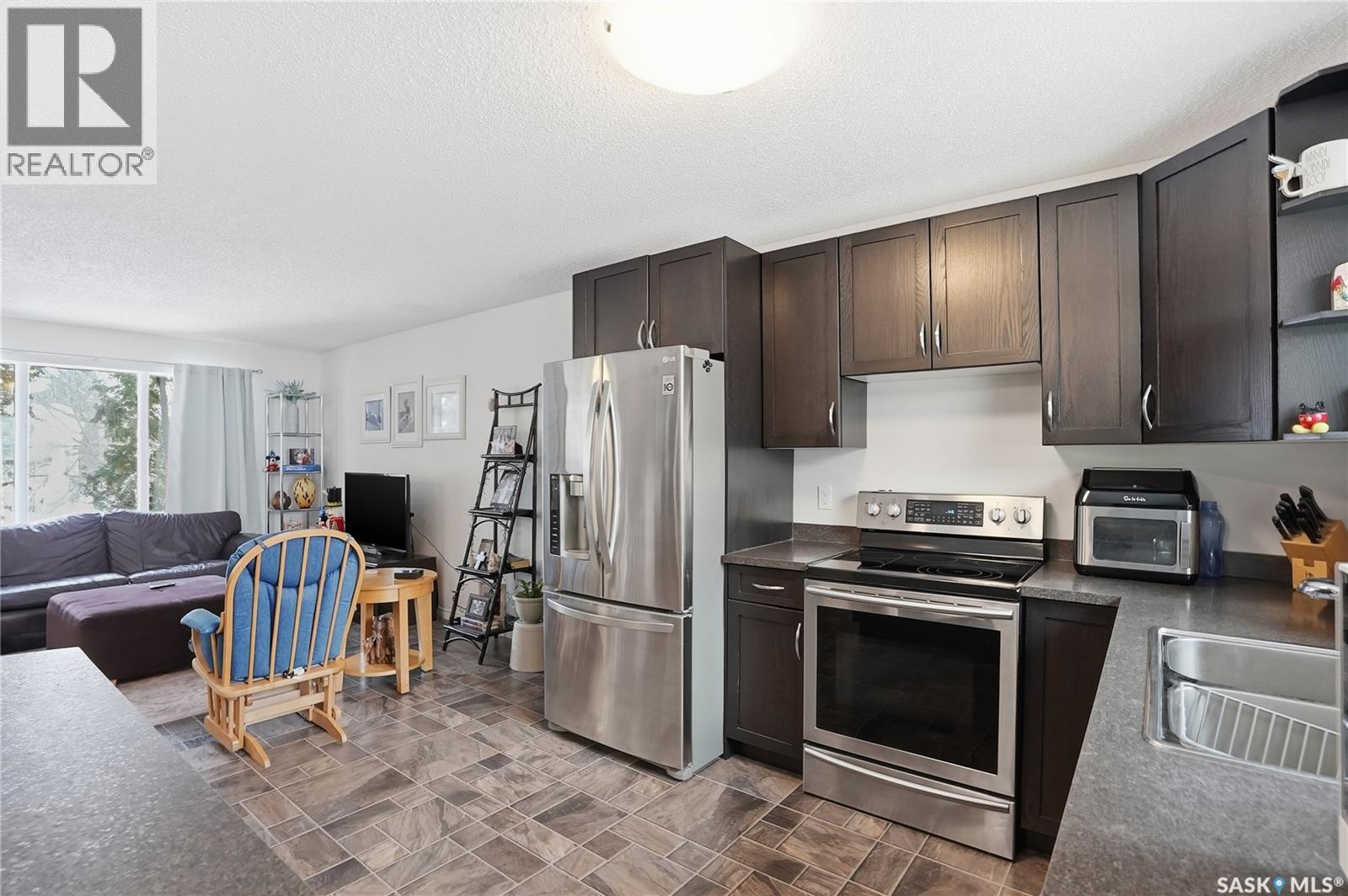 327 Allegretto Crescent, Saskatoon, Saskatchewan  S7K 6W3 - Photo 10 - SK029256