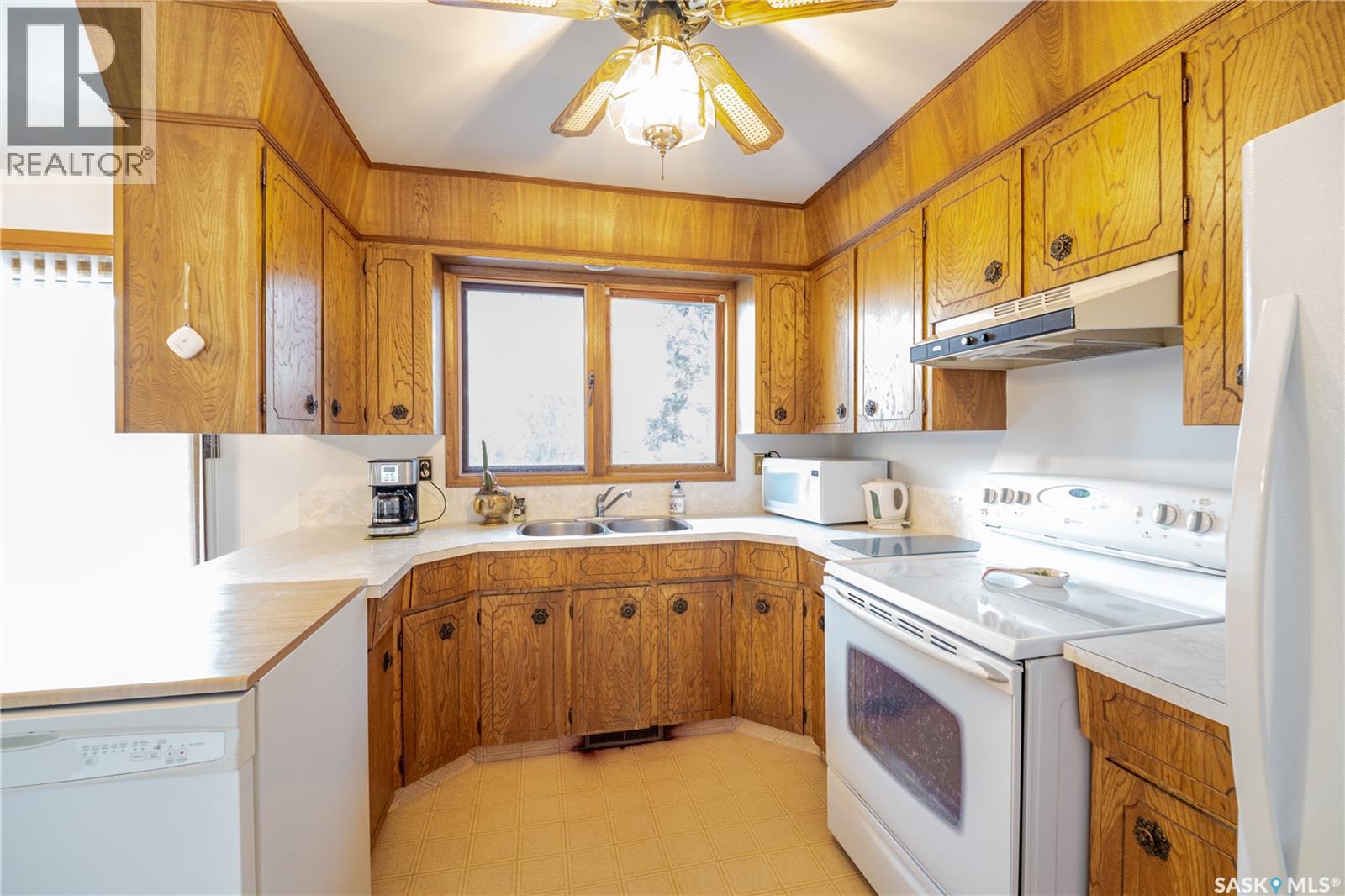 30 Avens Road, Moose Jaw, Saskatchewan  S6J 1B6 - Photo 11 - SK029250