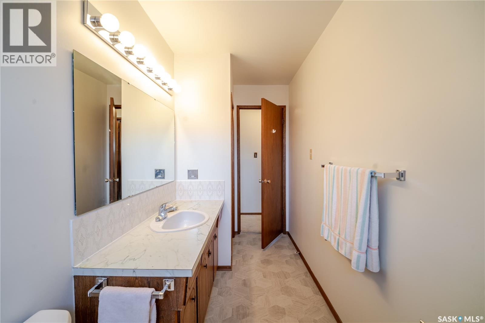 30 Avens Road, Moose Jaw, Saskatchewan  S6J 1B6 - Photo 14 - SK029250