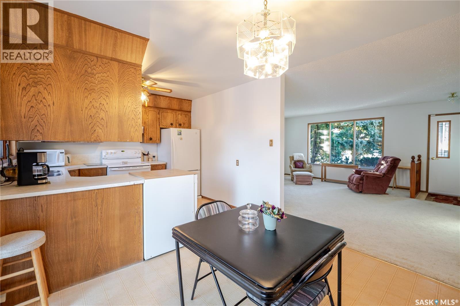 30 Avens Road, Moose Jaw, Saskatchewan  S6J 1B6 - Photo 9 - SK029250