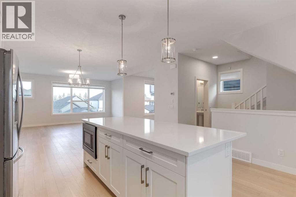 819 Shawnee Terrace Sw, Calgary, Alberta  T2Y 0T4 - Photo 6 - A2279331