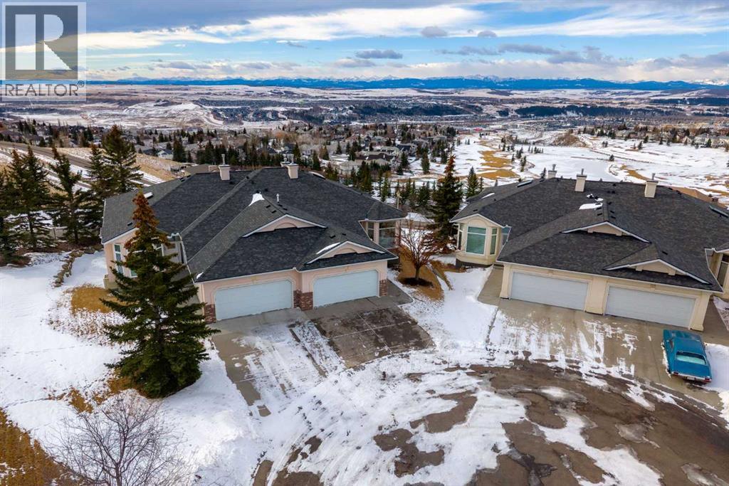 118 Eagleview Heights, Cochrane, Alberta  T4C 1P7 - Photo 2 - A2289198
