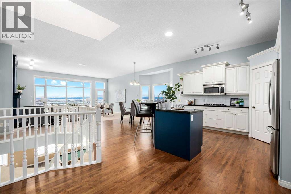 118 Eagleview Heights, Cochrane, Alberta  T4C 1P7 - Photo 4 - A2289198