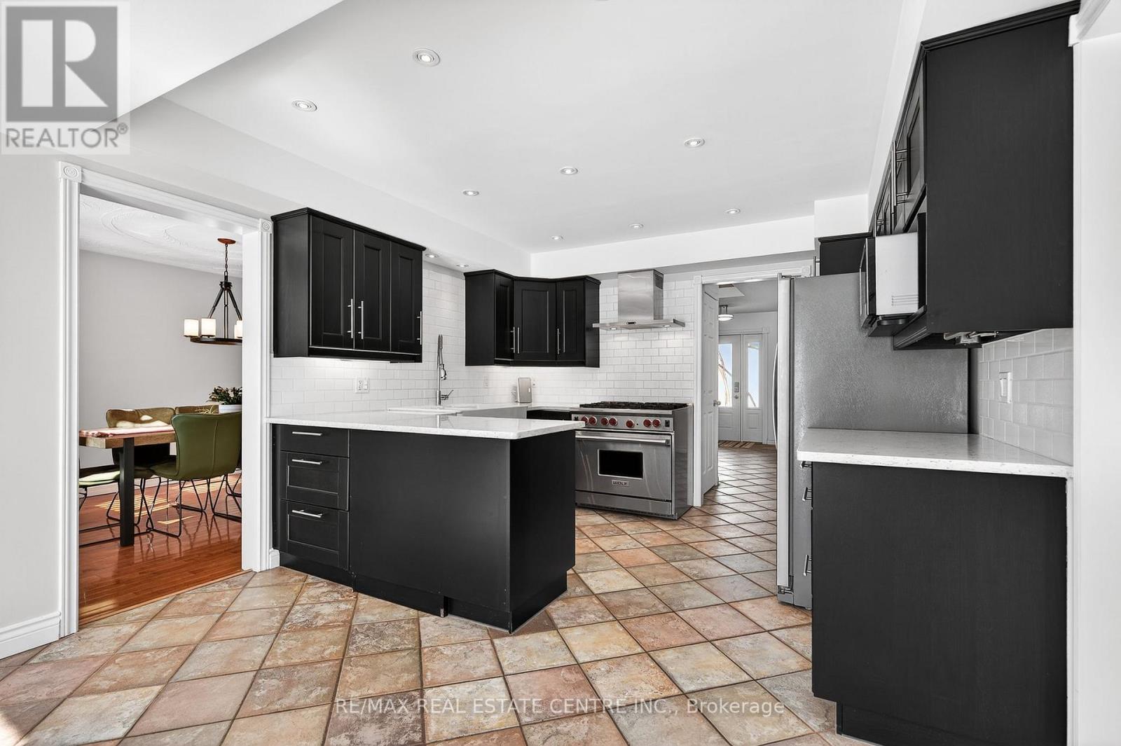 79 Handorf Drive, Cambridge, Ontario  N3C 3Y3 - Photo 10 - X12826272