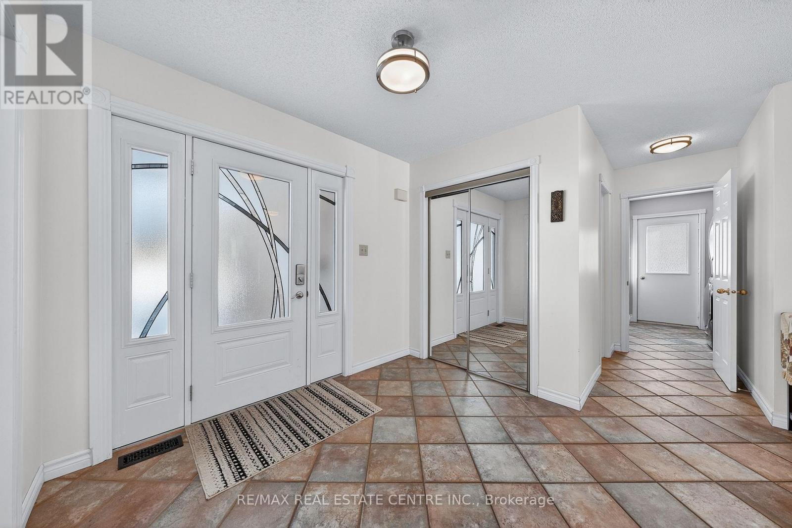 79 Handorf Drive, Cambridge, Ontario  N3C 3Y3 - Photo 5 - X12826272