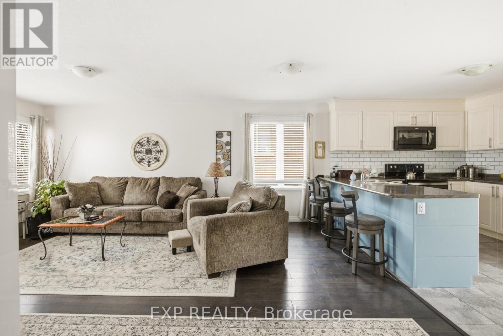 15 Irving Drive, Norwich, Ontario  N0J 1P0 - Photo 10 - X12826324