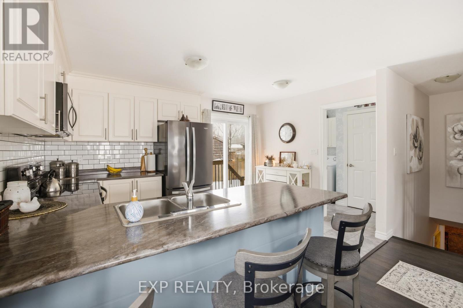 15 Irving Drive, Norwich, Ontario  N0J 1P0 - Photo 11 - X12826324