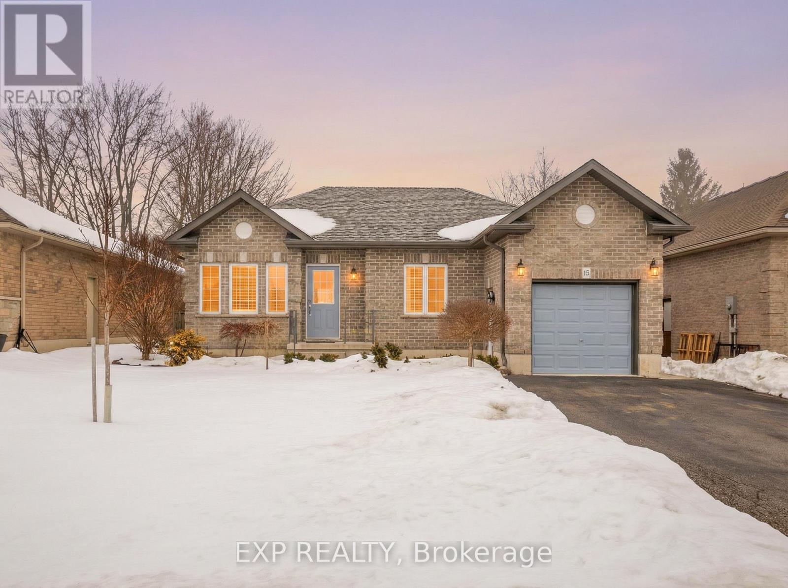 15 Irving Drive, Norwich, Ontario  N0J 1P0 - Photo 2 - X12826324