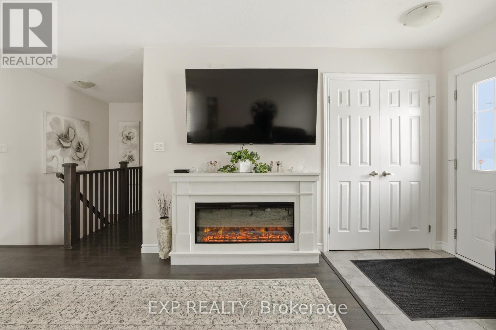 15 Irving Drive, Norwich, Ontario  N0J 1P0 - Photo 7 - X12826324