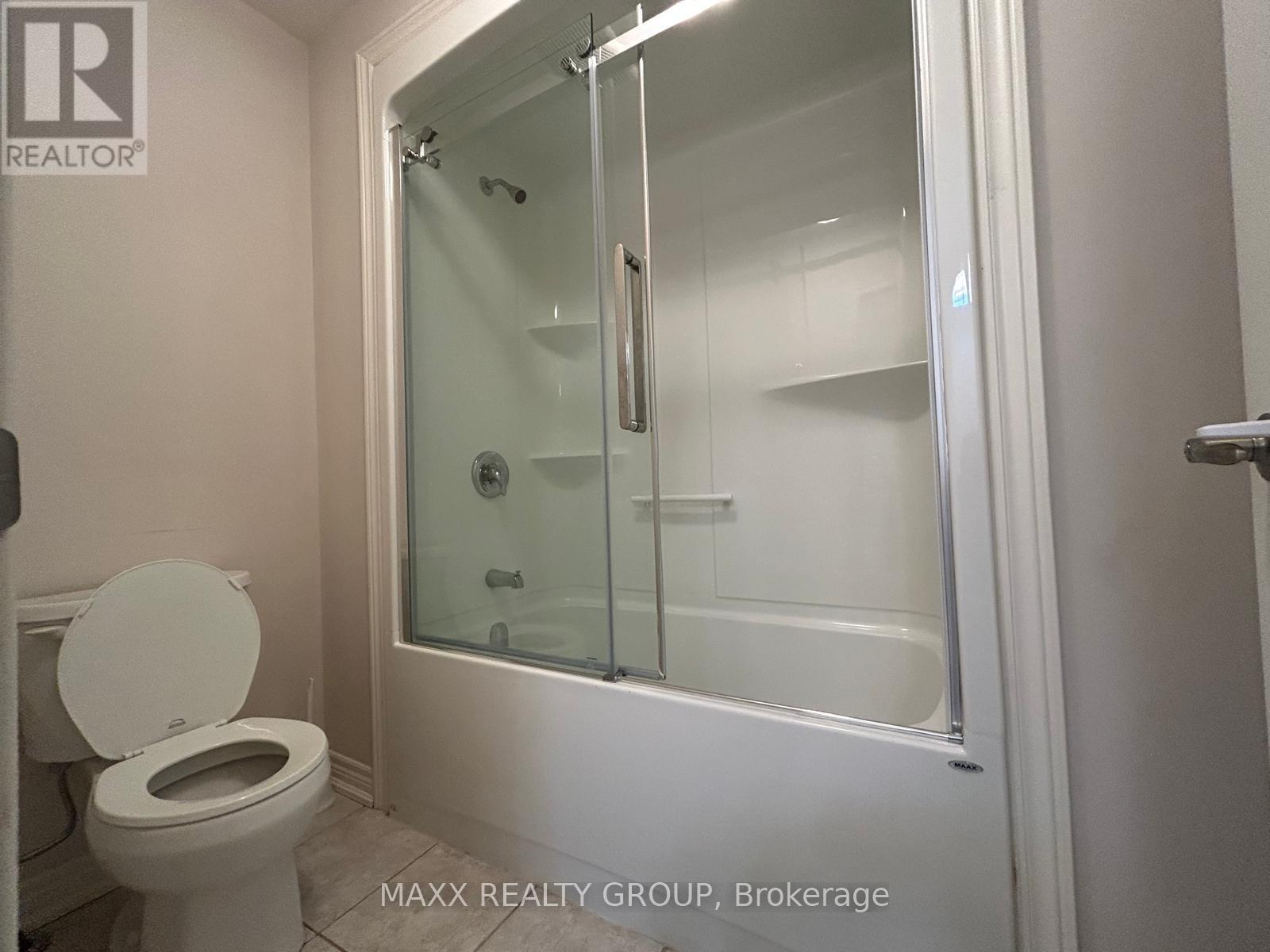 9334 Shoveller Drive, Niagara Falls (Forestview), Ontario  L2H 0M3 - Photo 14 - X12826344