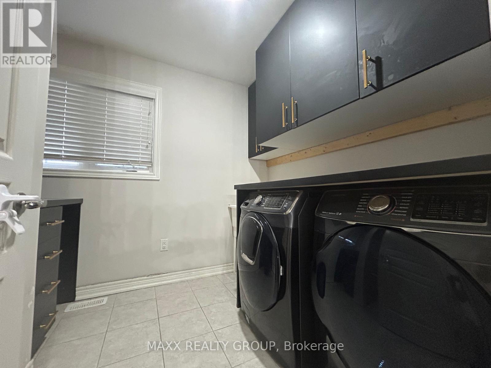 9334 Shoveller Drive, Niagara Falls (Forestview), Ontario  L2H 0M3 - Photo 23 - X12826344